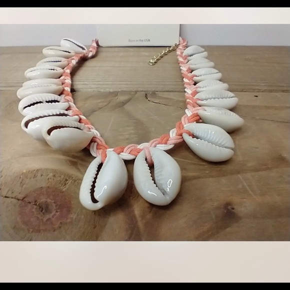 Mia Collection Sea Shell Necklace - Approximately 11"-12" Length-NWT - Picture 6 of 9